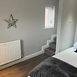 Stanley Street Apartment