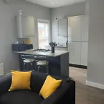 Stanley Street Apartment