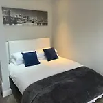 Stanley Street Apartment