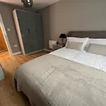 Apartment In Birkdale - 2 Bedrooms