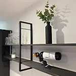 Apartment In Birkdale - 2 Bedrooms