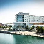 Waterfront Southport Hotel