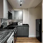 Renaissance 11 - 2 Bedroom Apartment In Southport
