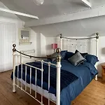 The Cottage At Stanley Villa