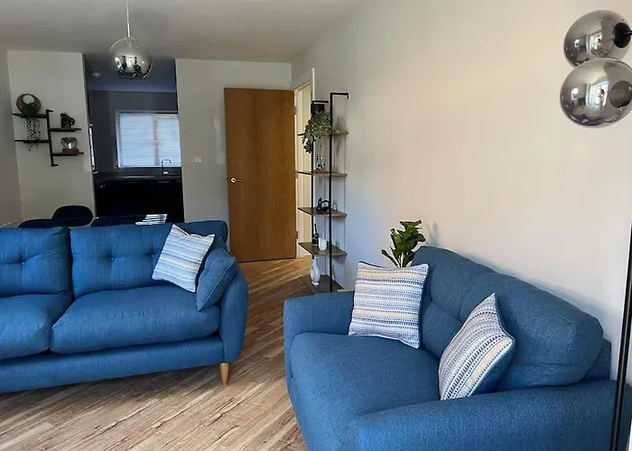Apartment In Birkdale - 2 Bedrooms