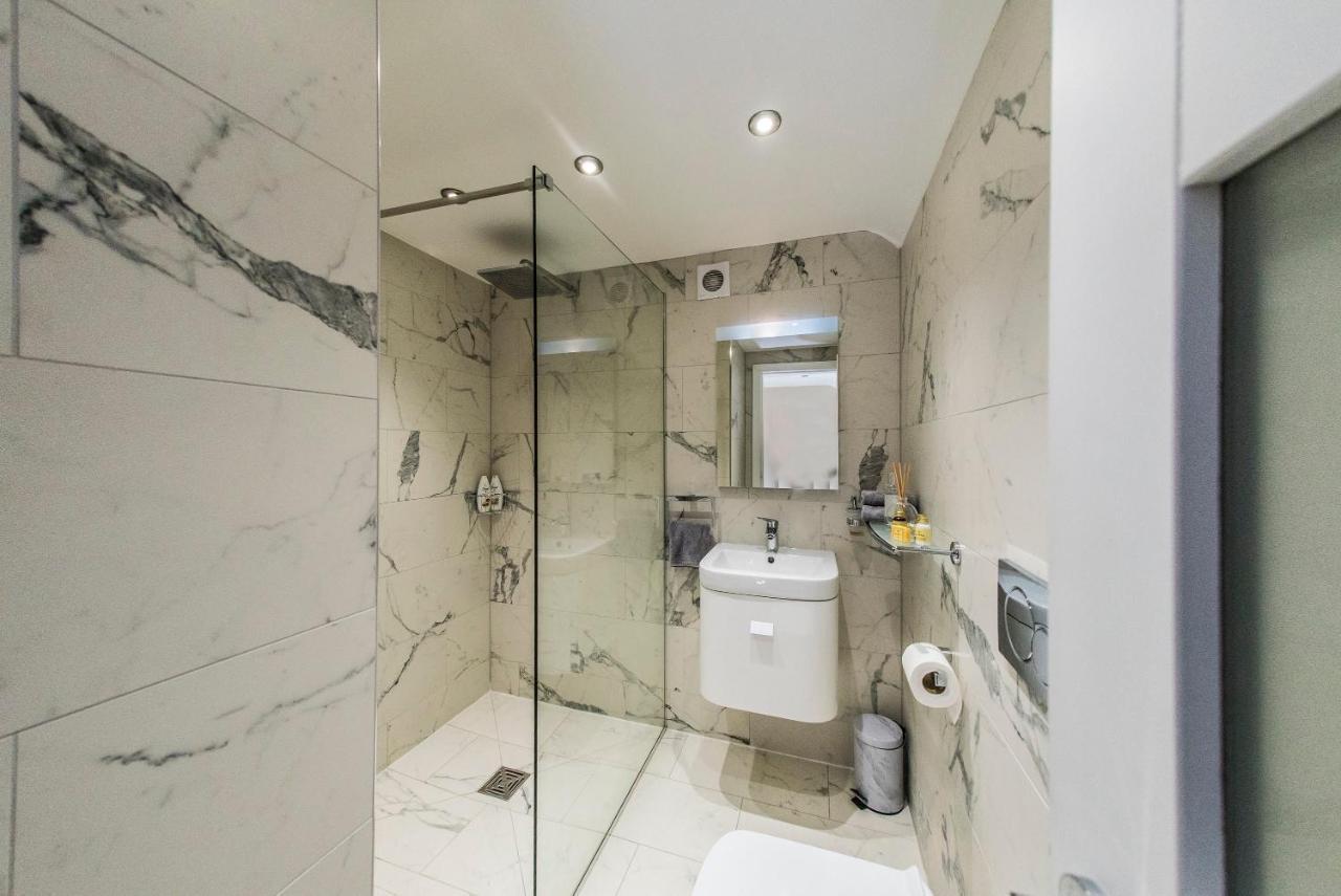 Courtyard Homes * Southport