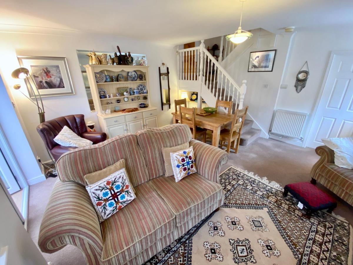 Spacious Two Bedroom House - Tm Holiday home Southport
