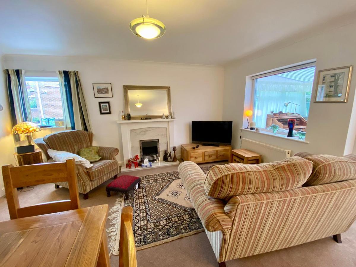 Holiday home Spacious Two Bedroom House - Tm Southport