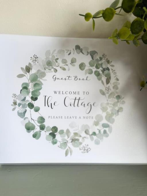 The Cottage, A Perfect Getaway! Southport