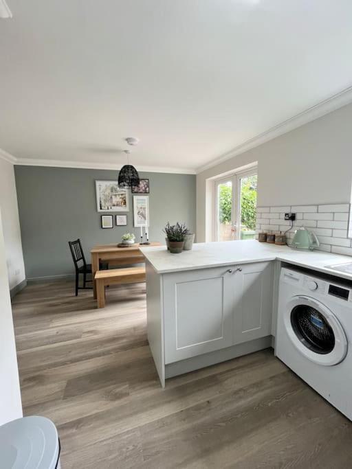 The Cottage, A Perfect Getaway! * Southport