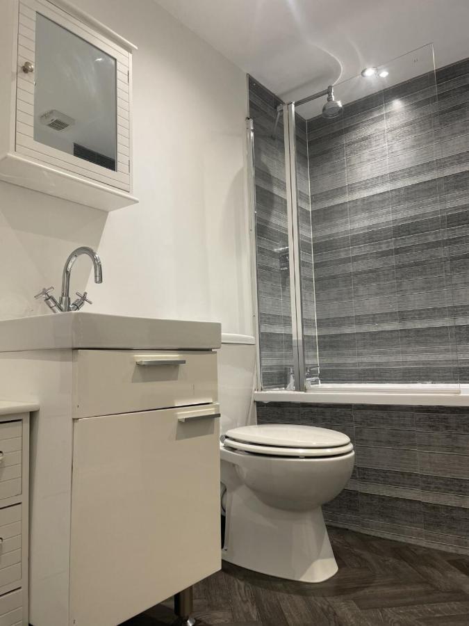 House Courtyard 1 Bed * Southport