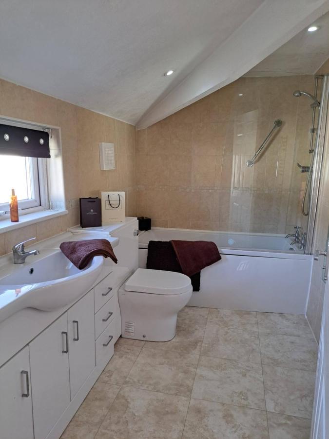 Executive - Ar Southport