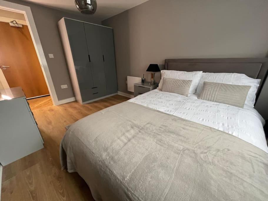 In Birkdale - 2 Bedrooms * Southport