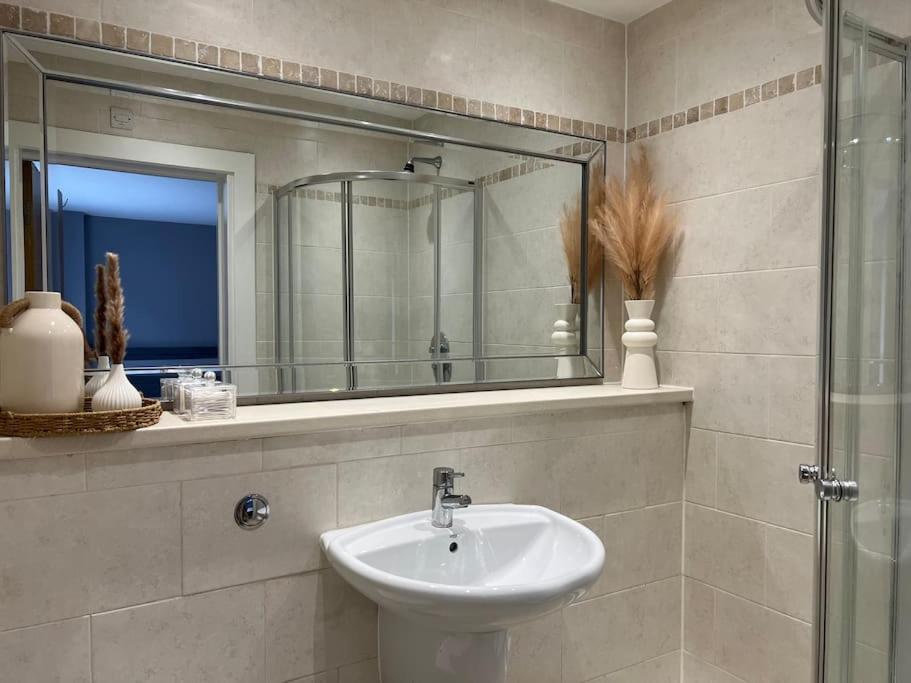 In Birkdale - 2 Bedrooms Apartment Southport