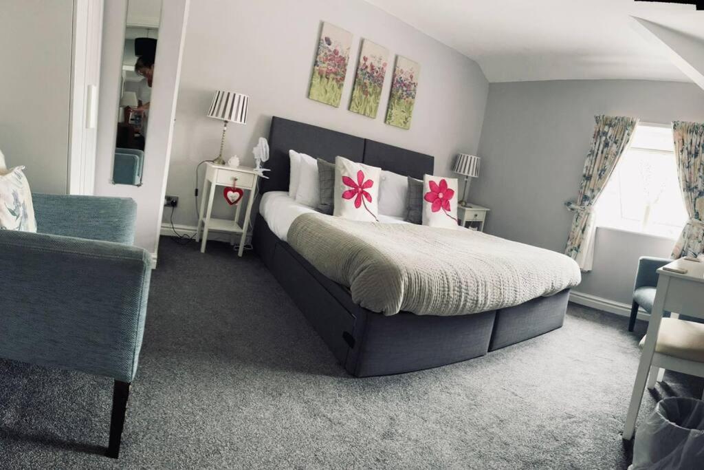 Rooms@ Remedy 2 Bedroom Apartment *