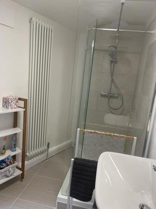 Rooms@ Remedy 2 Bedroom * Southport