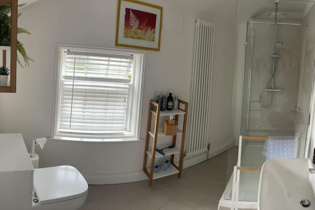 Rooms@ Remedy 2 Bedroom Apartment Southport