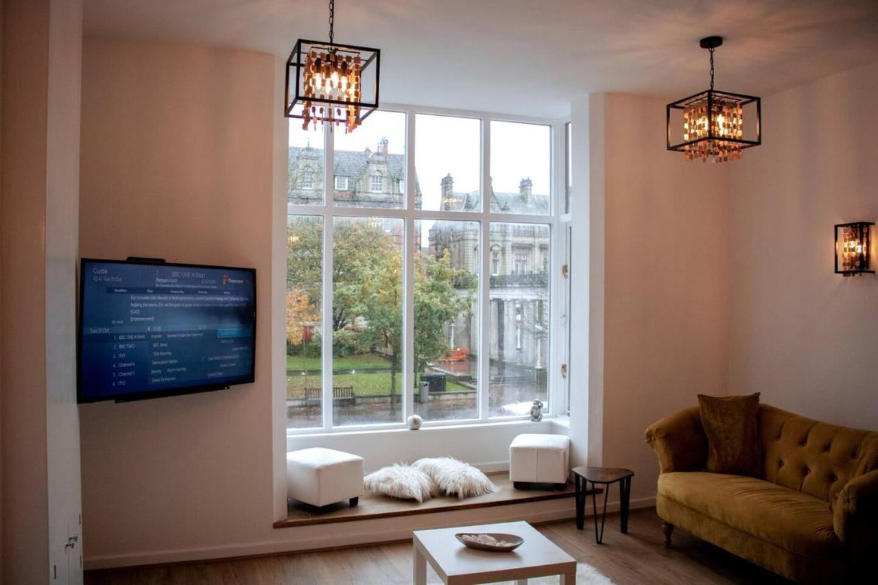 Dolce Lord St. Flat 1 *
