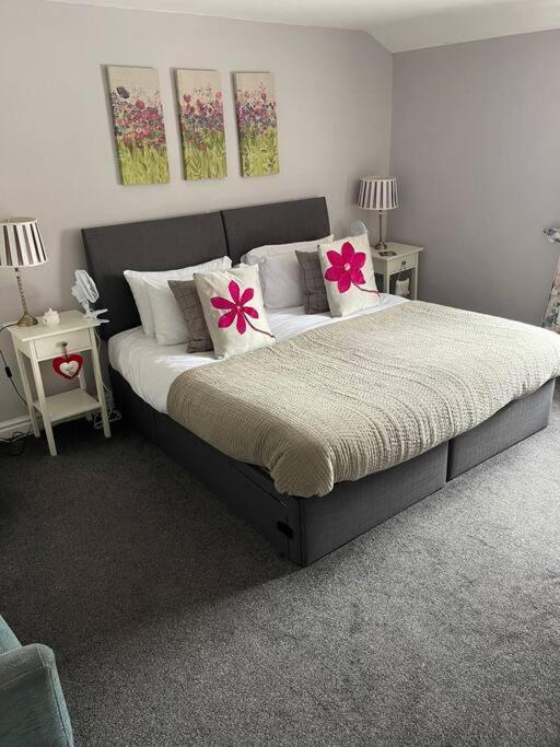 Rooms@ Remedy 2 Bedroom * Southport