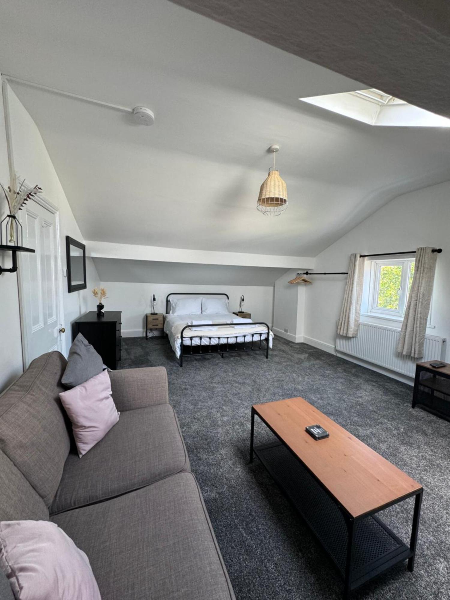 Apartment The Eaves - Victorian Second Floor, Open Plan