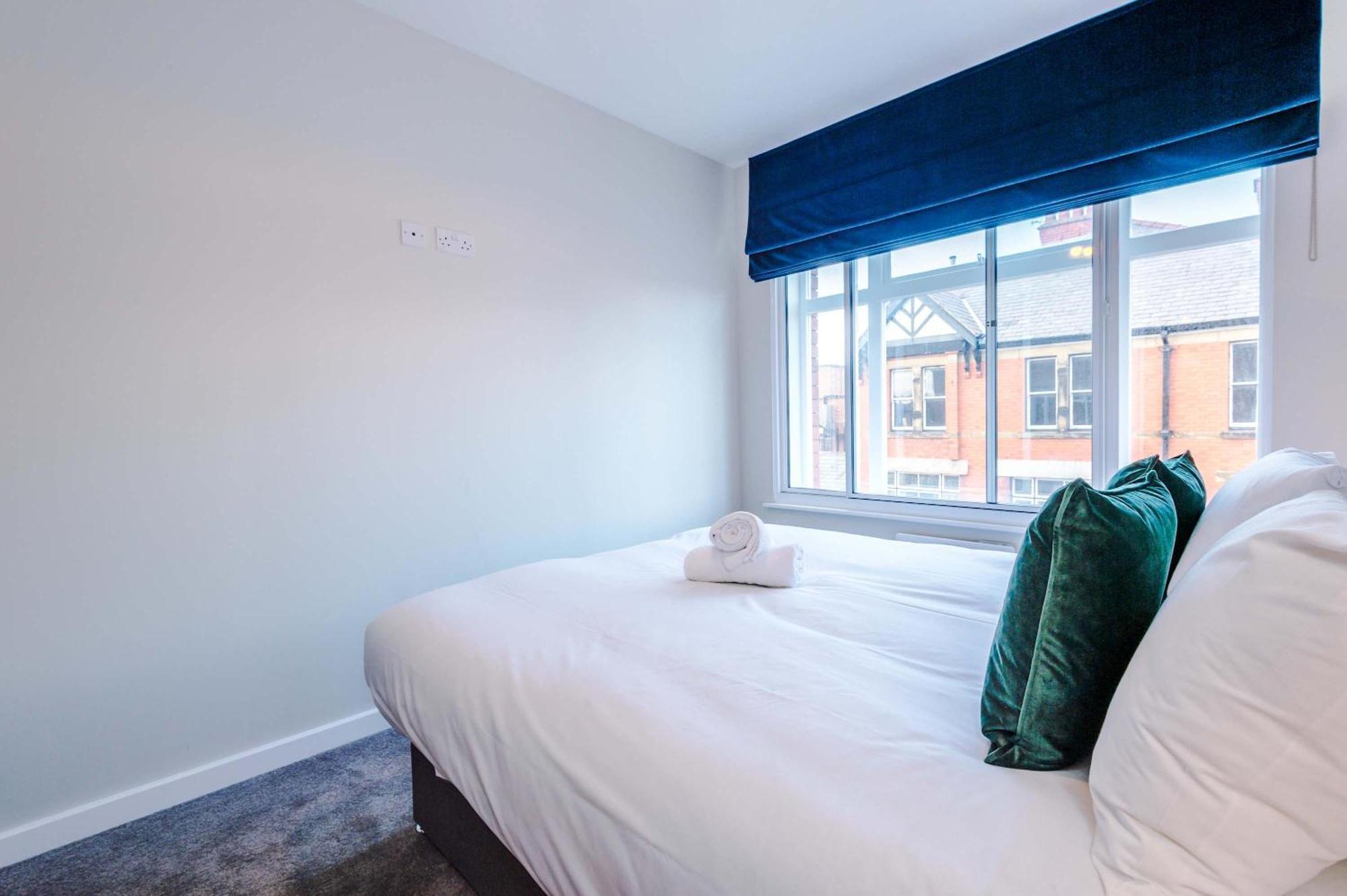 Spacious 1 Bedroom In Centre *