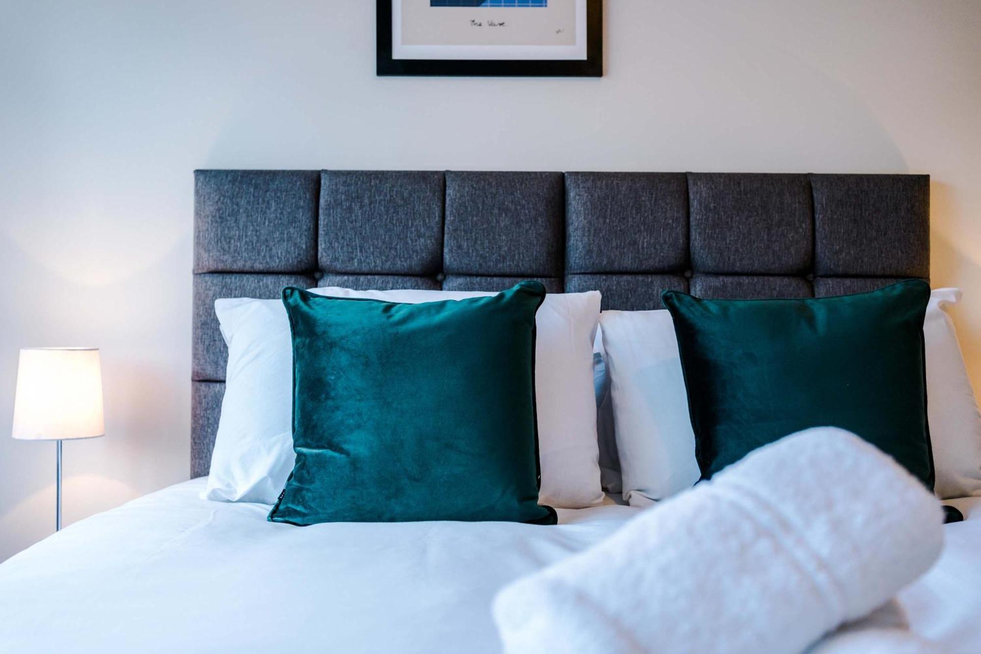 Spacious 1 Bedroom In Centre