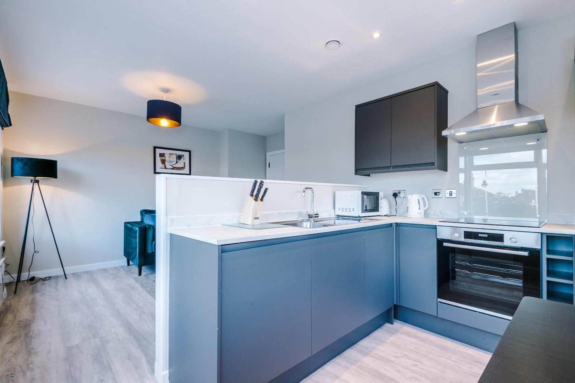 Spacious 1 Bedroom In Centre Apartment