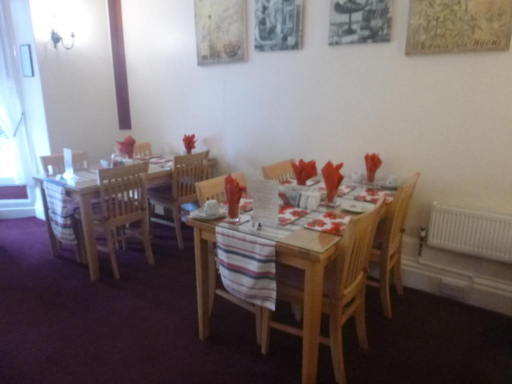 The Warwick Guest house 4*