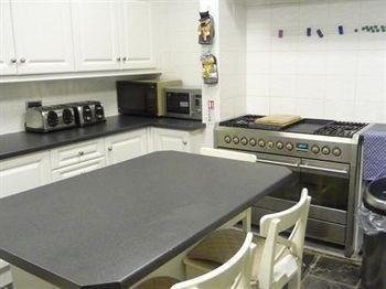 The Warwick Guest house Southport