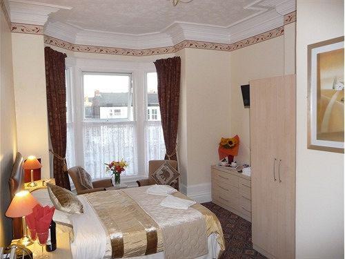 The Warwick 4* Southport