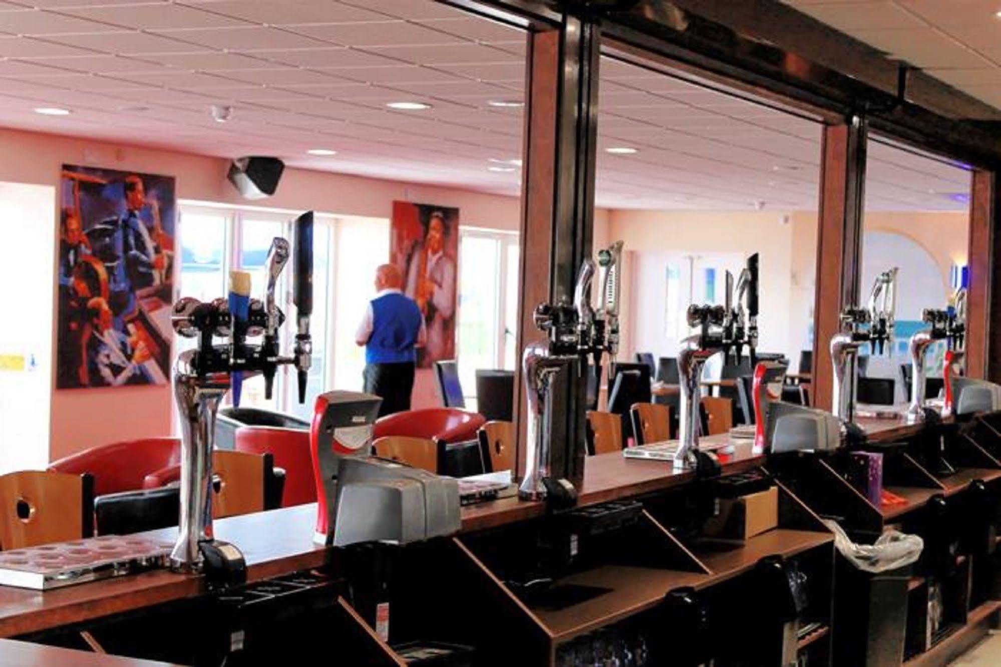 Pontins-southport 2*