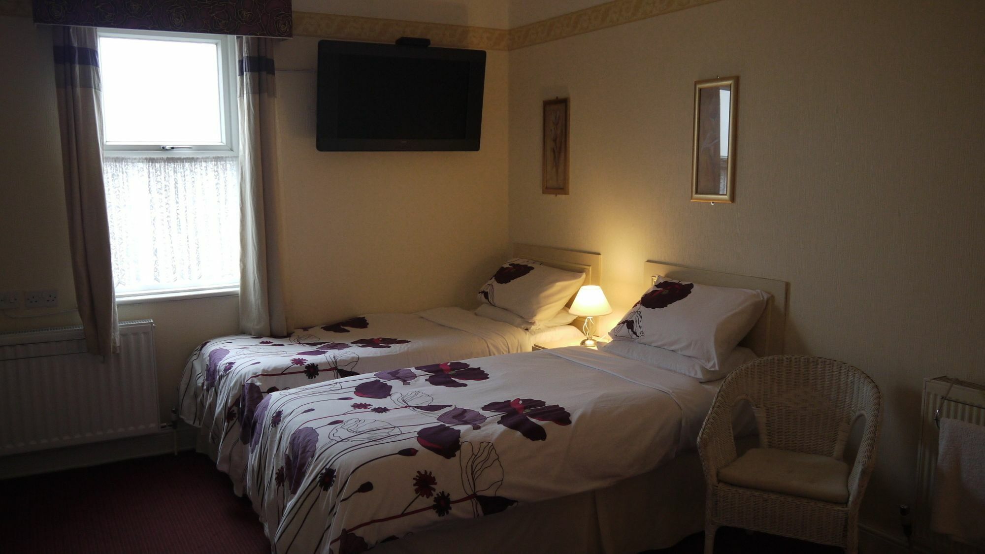 The Warwick Guest house 4*