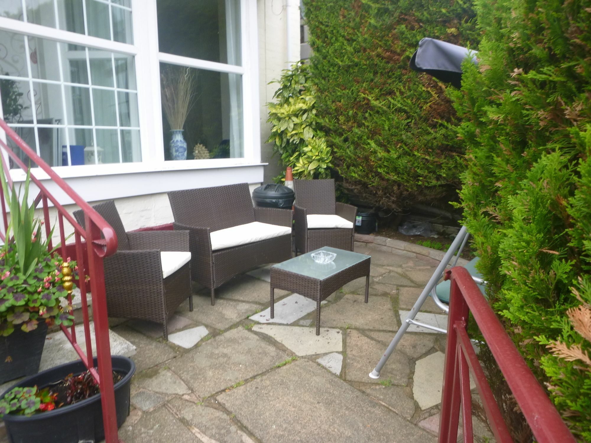 The Warwick Guest house 4*