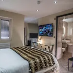 Hotel 21