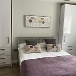 Stanley Street Apartment