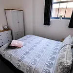 The Eden Warehouse - Pink Apartment