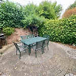 Spacious Two Bedroom House - Tm