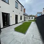 Castle St Mews Of Southport - 2 Bed Townhouse