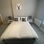 Amazing Two Bedroom Apartment - Sr