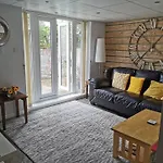 Private Garden Apartment With Secure Parking