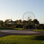 Seaside Retreat - 2Br Apt In Southport