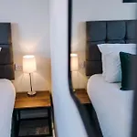 Stylish, Central And Spacious Apartments In Southport