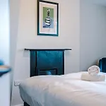Stylish, Central And Spacious Apartments In Southport