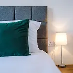 Stylish, Central And Spacious Apartments In Southport