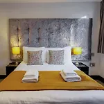 Sinclair\'S Rooms