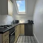 The Eaves - Victorian Second Floor, Open Plan Apartment