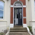 Flat 4, 43 Part Street