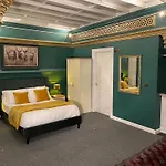 The Orange Suite - Sleeps 4