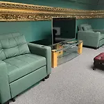 The Orange Suite - Sleeps 4