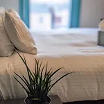3 -Min Walk To Southport Pier & Beach Fast Wi-Fi & Perfect Getaway